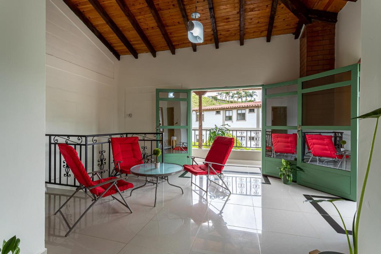 Soy Local Guatape Hotel Luaran gambar
