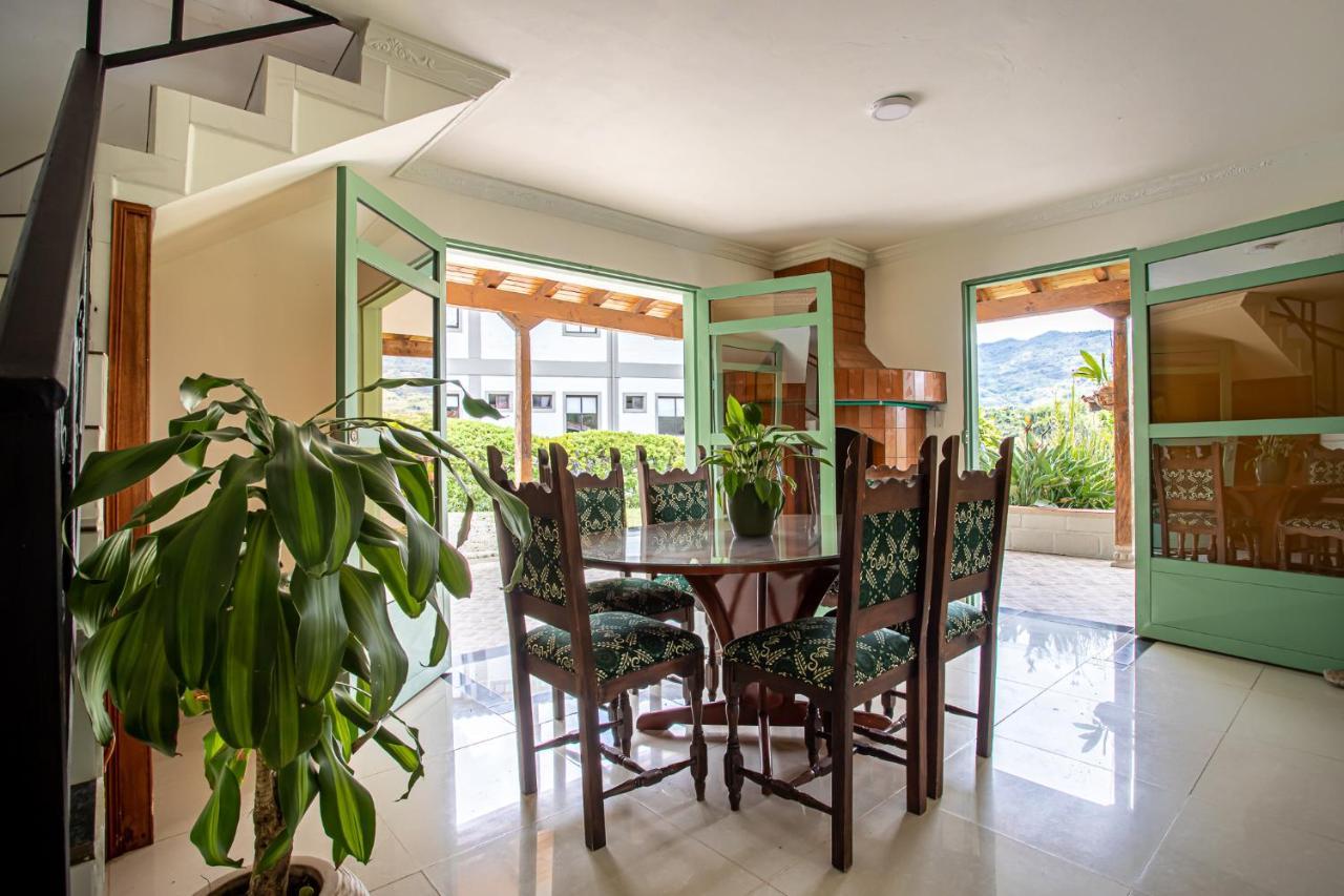 Soy Local Guatape Hotel Luaran gambar