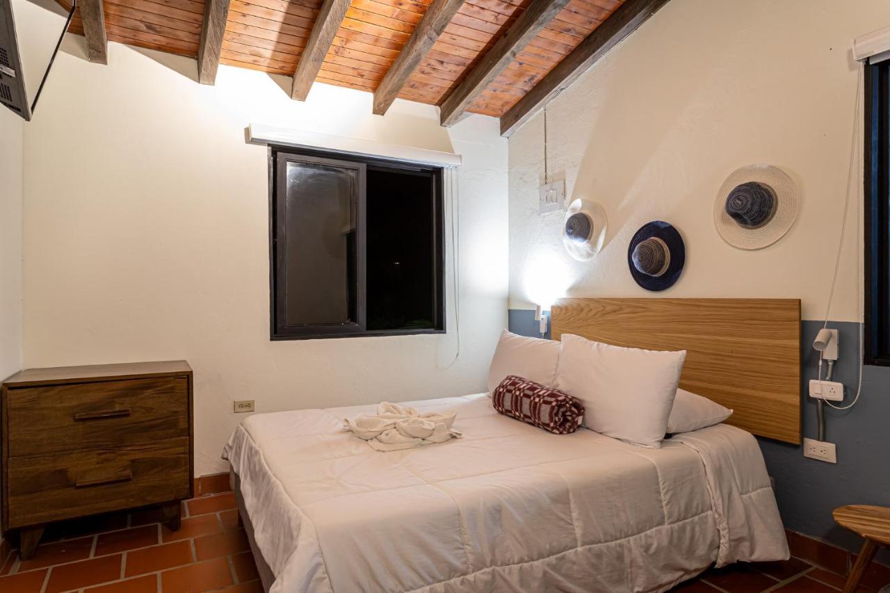 Soy Local Guatape Hotel Luaran gambar